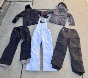 Huge selection of women’s size large snow/ ski clothes. Winter jackets pants and bibs