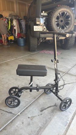 Disability knee scooter