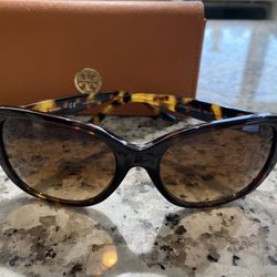 Tory Burch Women Sunglasses With Case