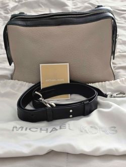 Michael Kors INGRID medium $75 or BEST OFFER