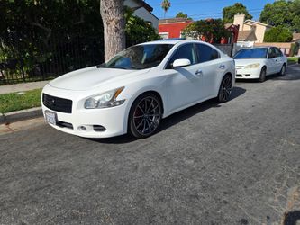 NISSAN MAXIMA 2011