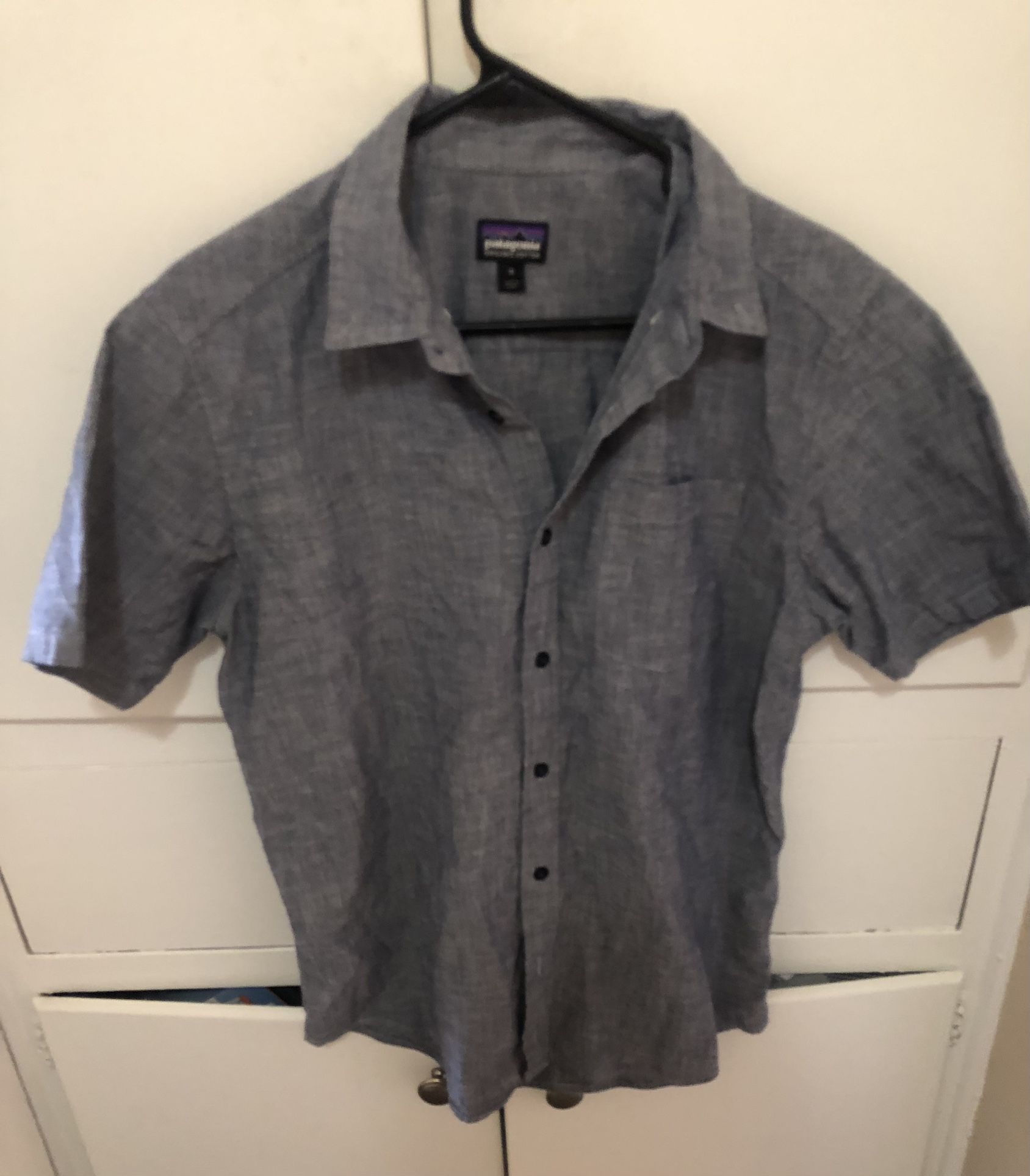 Patagonia Men’s Size Medium Short Sleeve Button Up Shirt