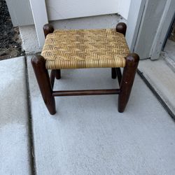 Super cute heavy duty wicker foot stool in Excellent condition!!