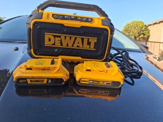 Dewalt speaker and 2 batteries
