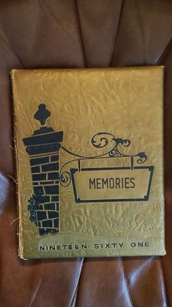 1961 Van Meter Community School Yearbook Van Meter Iowa "Memories "