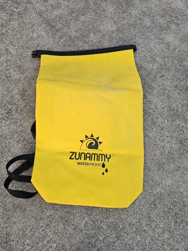 Zunamy Rubberized Foldover waterproof backpack