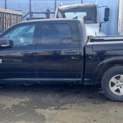 2013 dodge ram 1500 5.7L
