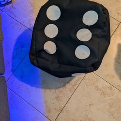 DICE PLUSH FLOOR PILLOWS