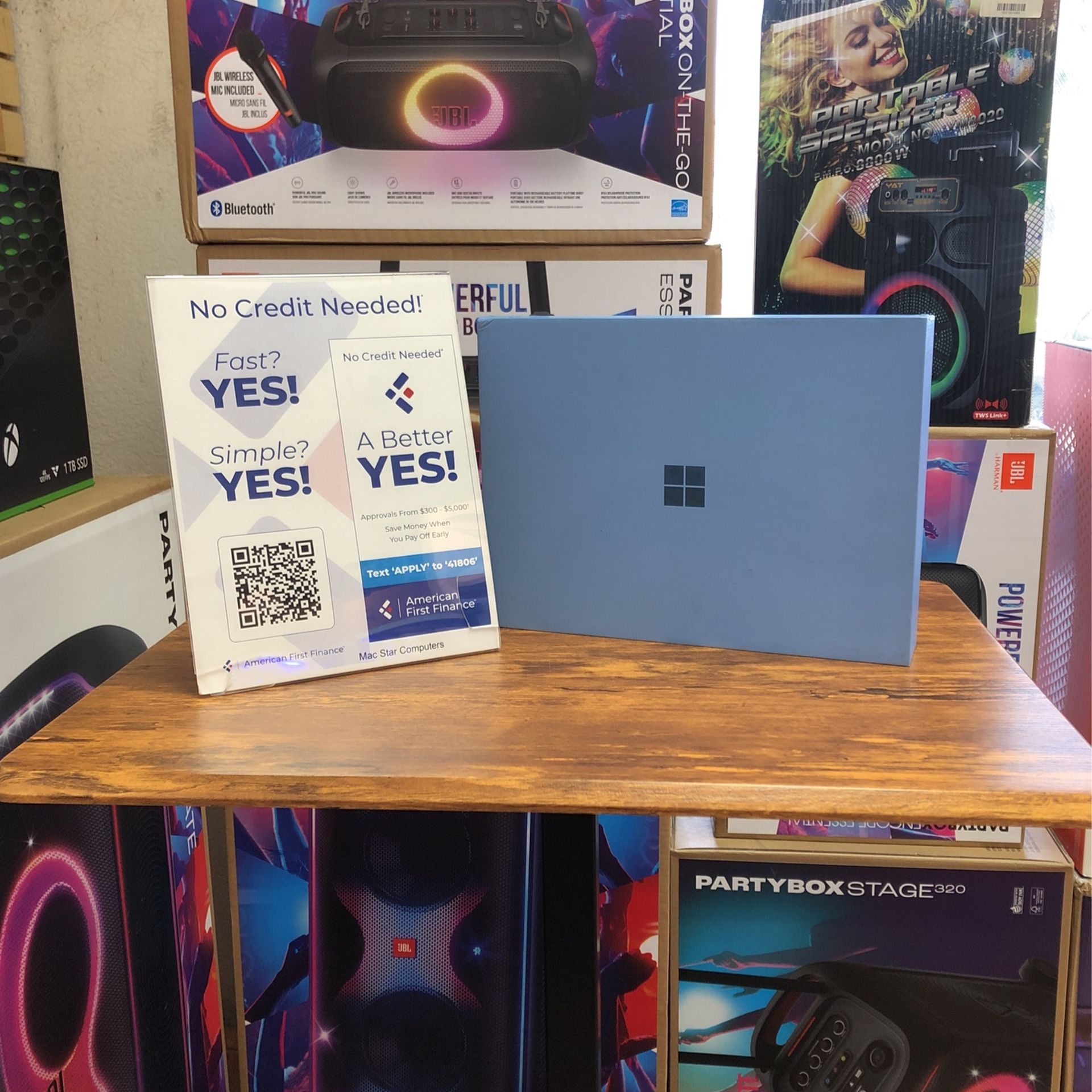 Microsoft Surface Laptop w/Snap Dragon X Plus / 16GB RAM/ 512GB SSD GT Sapphire