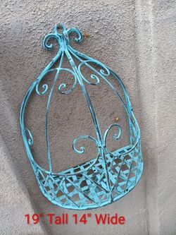Large Wrought Iron Rustic Wall Planter Basket. Great Color