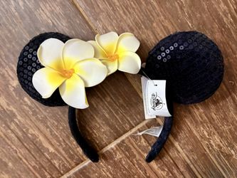 Aulani Plumeria Minnie Ear 