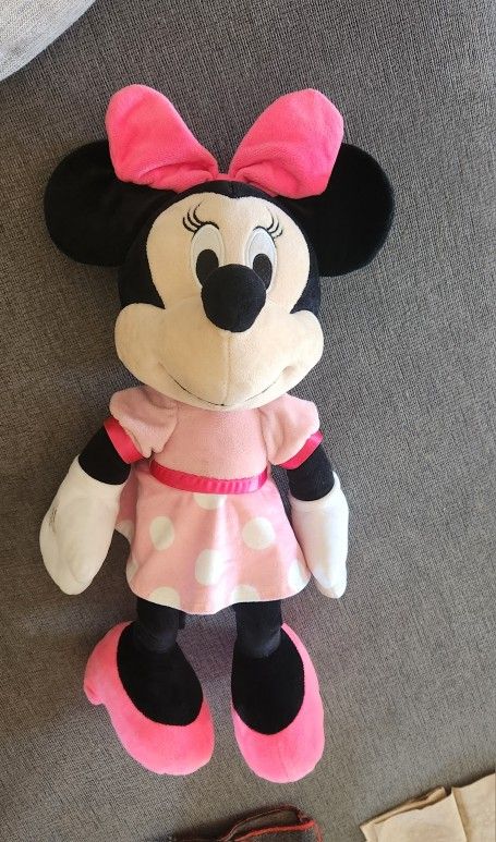 20" Minnie Mouse