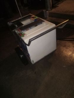 Ice Cream Rolling Cooler with Wheels and Handle