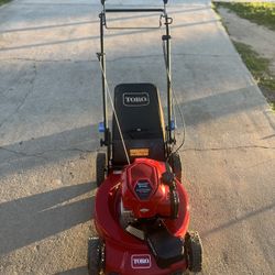 Toro Recycler self-propelled gas lawn mower
