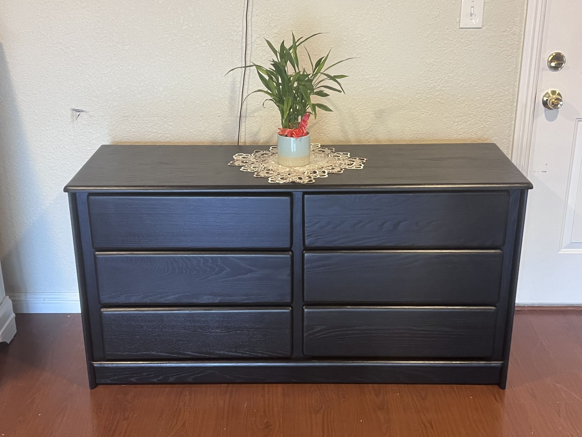 dresser, with 6 drawers 