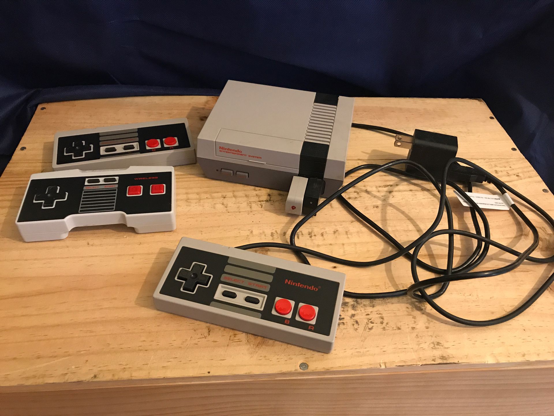 Authentic Nes Classic with extras