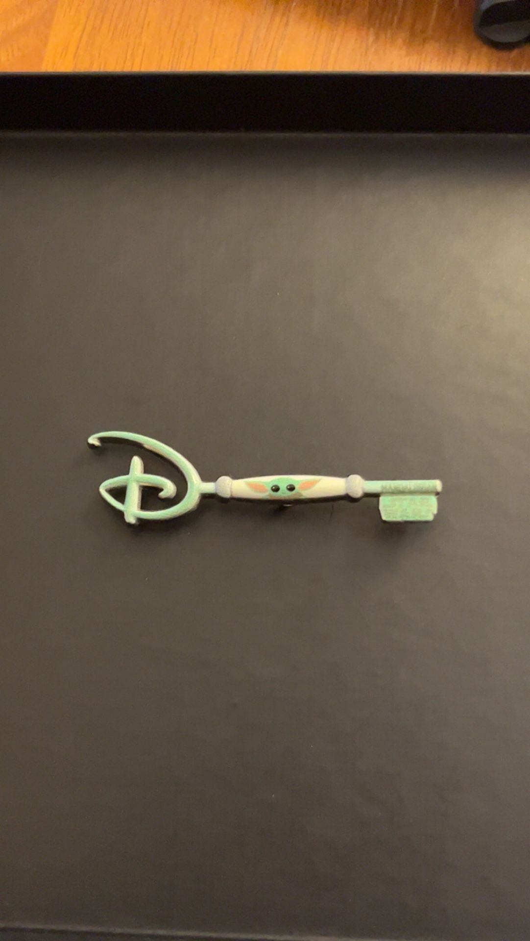 Disney Trading Key Pin Baby Yoda 