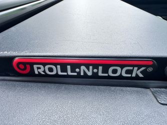 Roll and lock bed cover 5.7