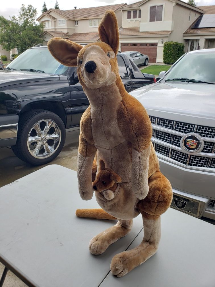 NEW 3 FEET TALL KANGAROO STUFFED ANIMAL with Baby in Pouch (RC WILLEY PROMO)