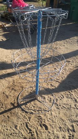 Frisbee golf stand