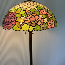 Stain Glass Lamp Shade & Stand