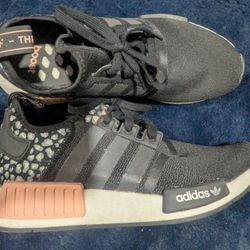 adidas
Women's NMD R1 Animal Print