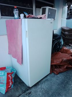 Magic Chef freezer