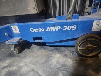 2013 Genie AWP-30S personal man lift
