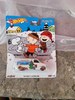 Hot Wheels Peanuts '85 Chevy Astro Van