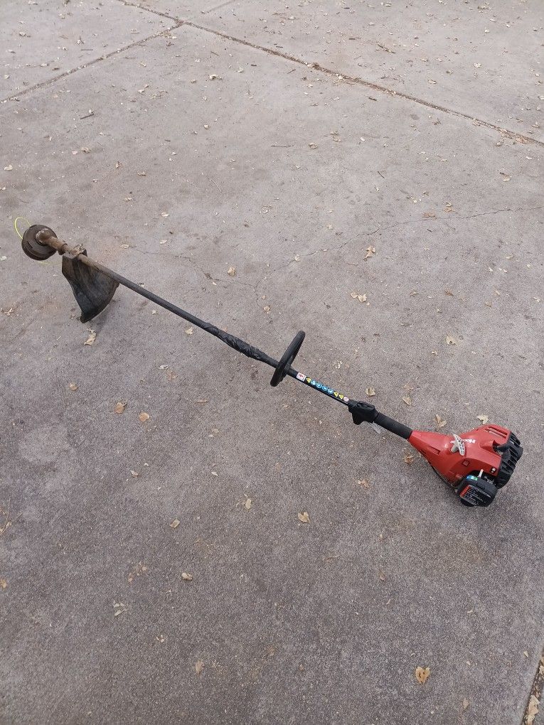 Homelite 2 Stroke 26 cc Gas String Trimmer