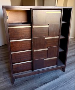 5 Drawer Wood Dresser