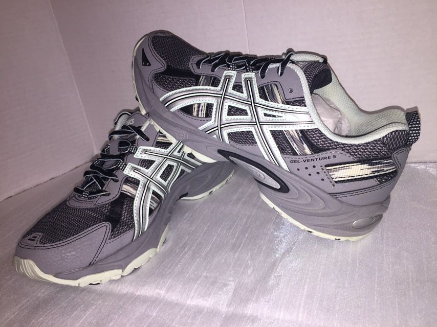 Store Return ASICS GEL WOMENS 7 Venture 5Running Shoes Gray Mint Black  T5N8Q for Sale in Brooklyn, NY - OfferUp