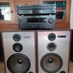VINTAGE YAMAHA 7.1 CHANNELS AV RECEIVER AND CD 💿 PLAYER WITH JBL 902VX LOUDSPEAKERS $600 FINAL PRICE READ DESCRIPTION AND SEE 👀 ALL PICTURES 