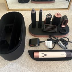 Dyson Airwrap ID Straight+Wavy - Hardly used and good as new