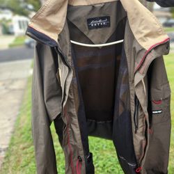 JACKET RAINCOAT. BY EDDIE BAUER