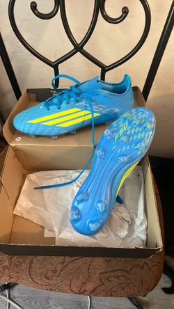 Soccer cleats F50