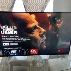 55 In TCL 4k UHD Smart Tv W Base & Remote 