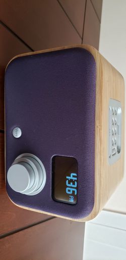 Vers 1.5R Alarm Clock Radio iPod Dock