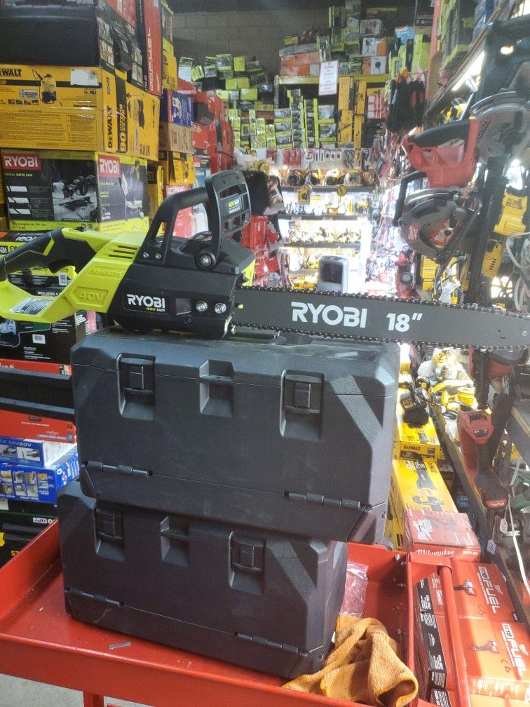RYOBI
40V HP Brushless 18 in.
Cordless Battery Powered
Chainsaw (Tool Only)