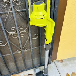 Used like new!! Ryobi Stick Vac