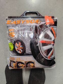 Easy socks traction device in snow