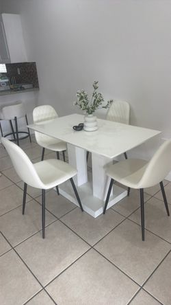 Dining table set