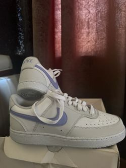 Nike Low-Top Sneakers White and Purple size 8