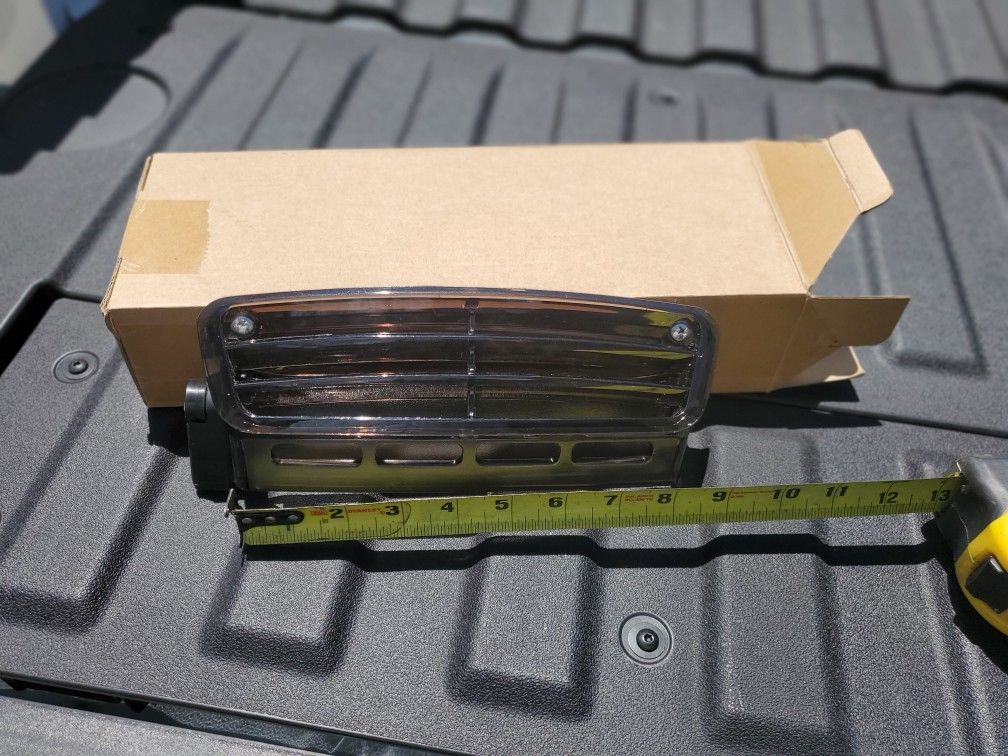 Motorcycle Windshield Vent