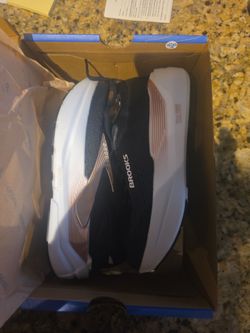 BROOKS GHOST MAX 3 WOMEN SZ 6 BLK/ROSE GOLD