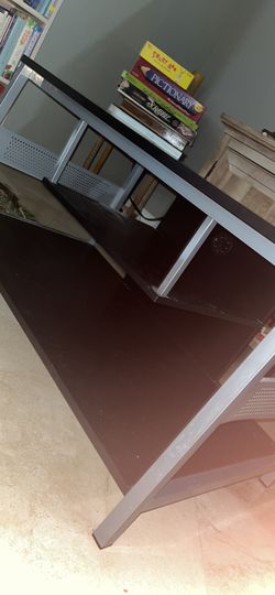 20x40x21 GOOD CONDITION . will lower price