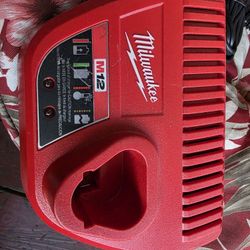 Milwaukee  M12 Charger 