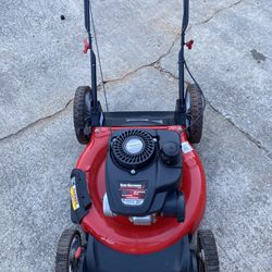 Yard Machines  21”Cut Push Lawn Mower