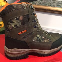 Work Boots 🥾// Wolverine 600g Insulation// Size (12) ONLY