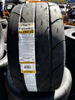 Mickey Thompson ET Street S/S P305/45R17 Tire